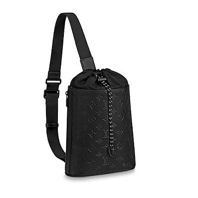 [스페셜오더]LOUIS VUITTON-M30741 루이비통 블랙 타이가라마 아웃도어 슬링 백