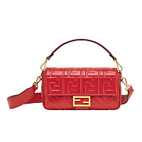 [스페셜오더]FENDI-8BR600 펜디 블랙 FF 엠보싱 미디엄 바게트 백