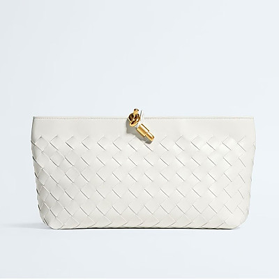 [스페셜오더]BOTTEGA VENETA-876344 보테가 베네타 안디아모 위브 파우치 화이트