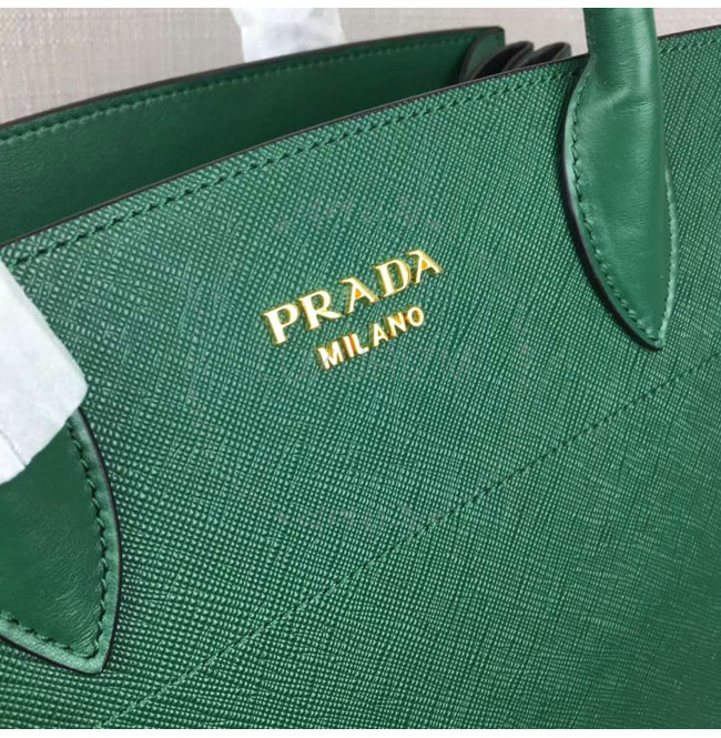 prada1-1030-008.jpg