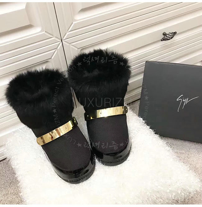 giuseppe zanotti1-1125-4.jpg