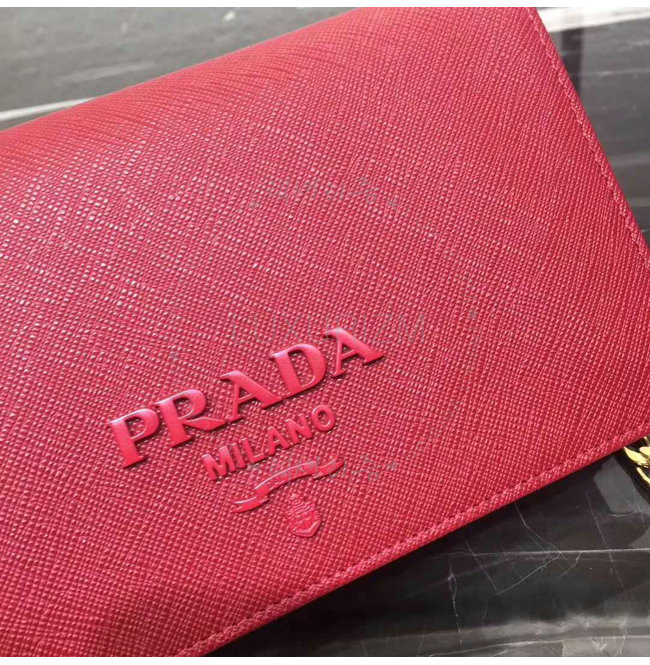 prada1-1202-005.jpg