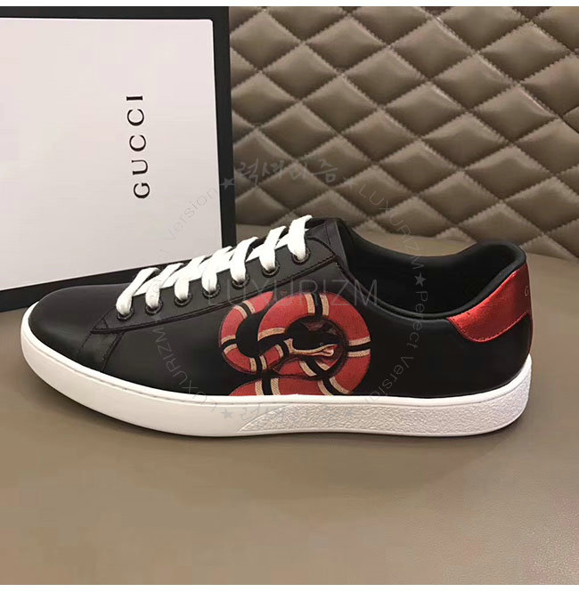 gucci-1228-2.jpg