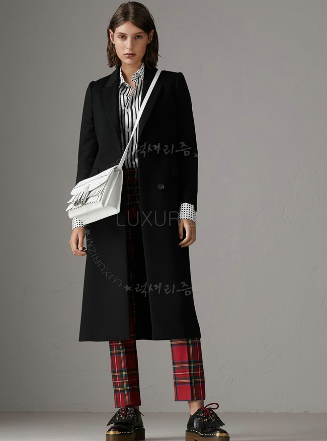 burberry-0120-001.jpg