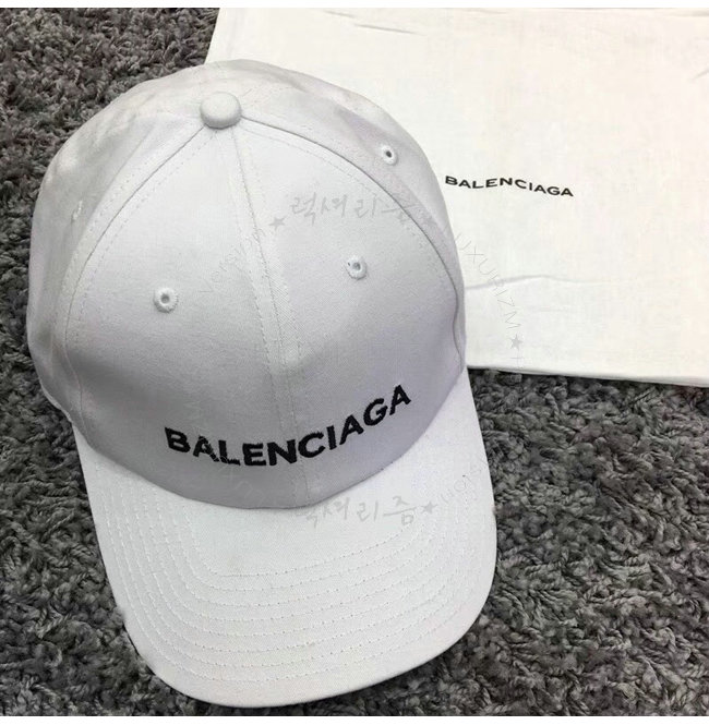 balenciaga2-0131-001.jpg