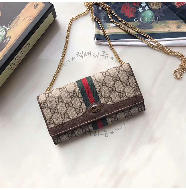 gucci-1026-001.jpg