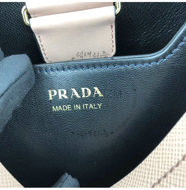 prada2-1113-0010.jpg