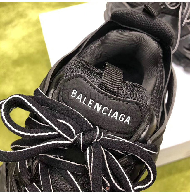 balenciaga4-1128-007.jpg