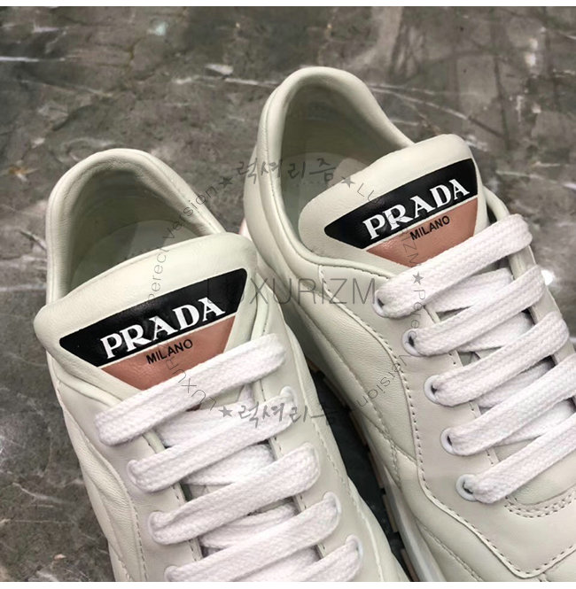 prada-1218-007.jpg