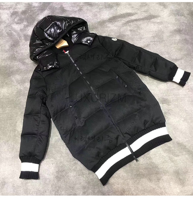 moncler1-1220-005.jpg