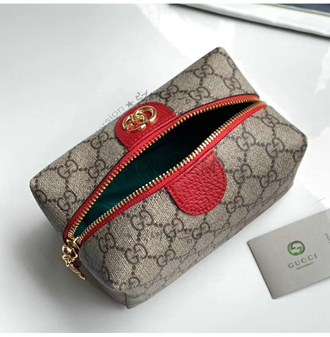 gucci1-1225-008.jpg