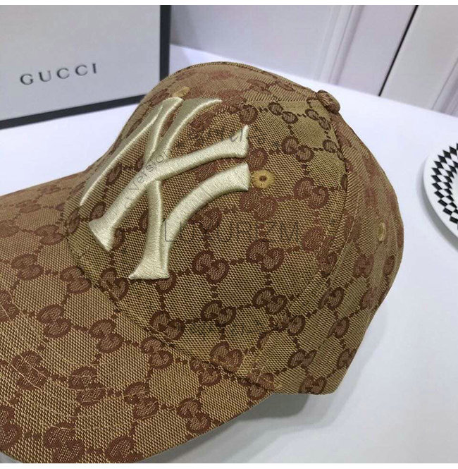 gucci-1226-005.jpg