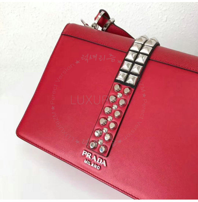 prada1-0317-007.jpg