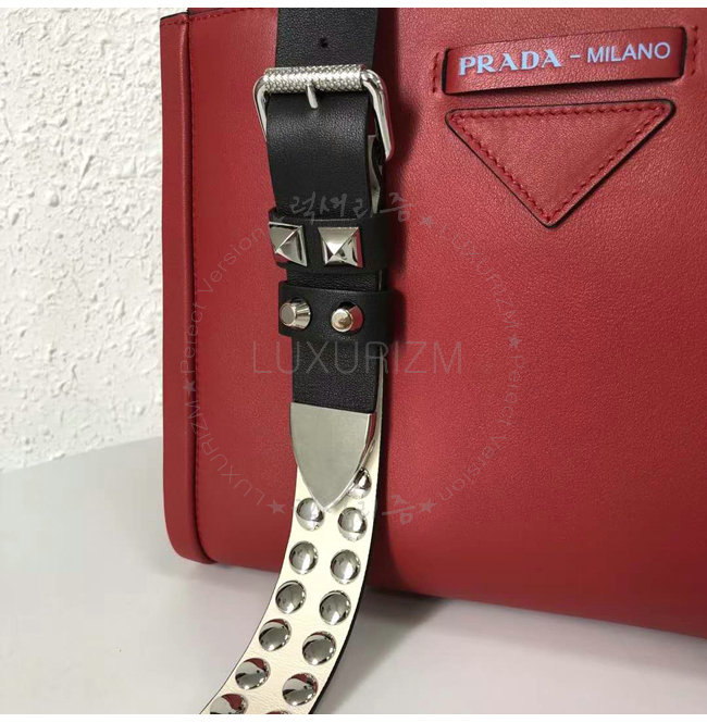 prada3-0410-007.jpg