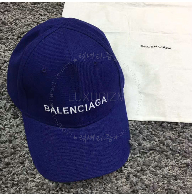 balenciaga-0428-002.jpg