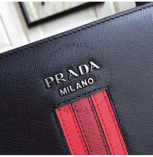 prada1-0528-008.jpg