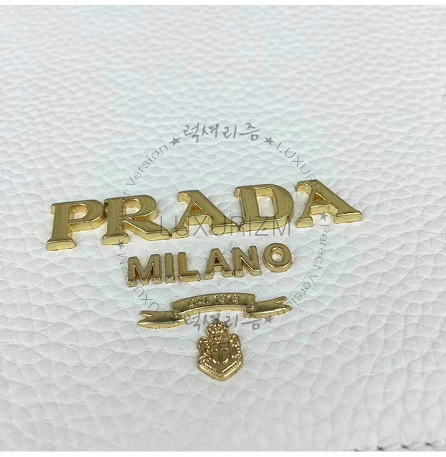 prada2-0530-008.jpg