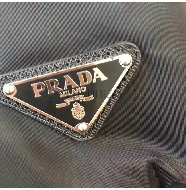 prada-0810-009.jpg