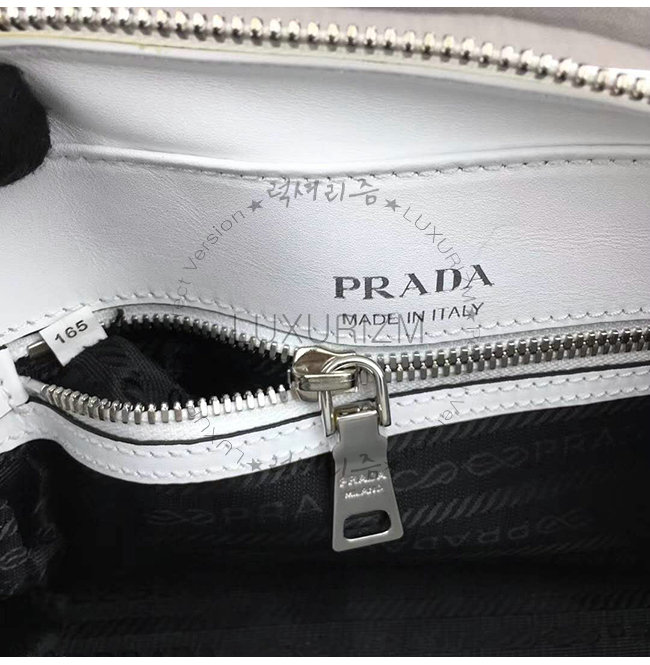 prada3-0815-009.jpg