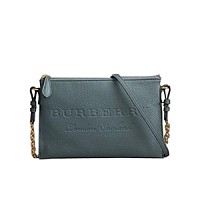 [스페셜오더]BURBERRY-40596551 버버리 송아지 가죽 엠보싱 체스트넛 브라운 클러치 백