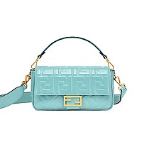 [스페셜오더]FENDI-8BR600 펜디 화이트 FF 엠보싱 미디엄 바게트 백