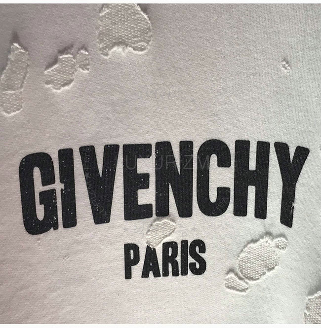 givenchy2-1205-8.jpg