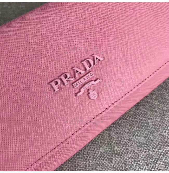 prada2-0116-004.jpg