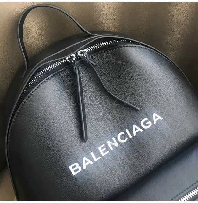 balenciaga3-0125-004.jpg