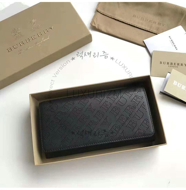 burberry2-1027-001.jpg