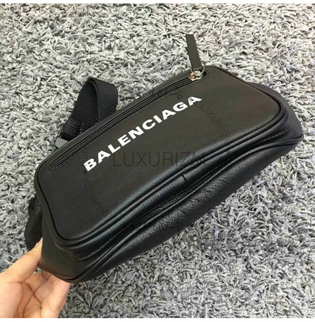 balenciaga1-0623-004.jpg