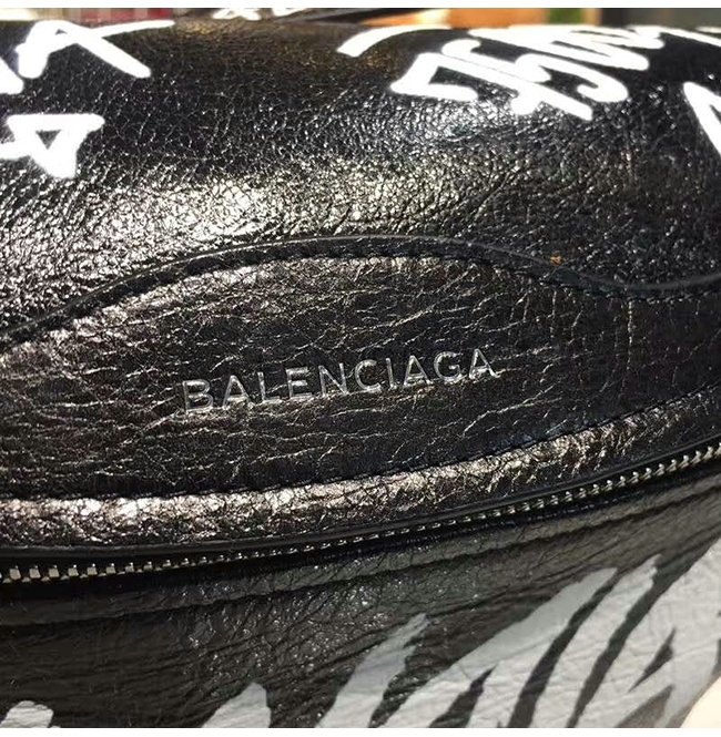 balenciaga3-0822-009.jpg